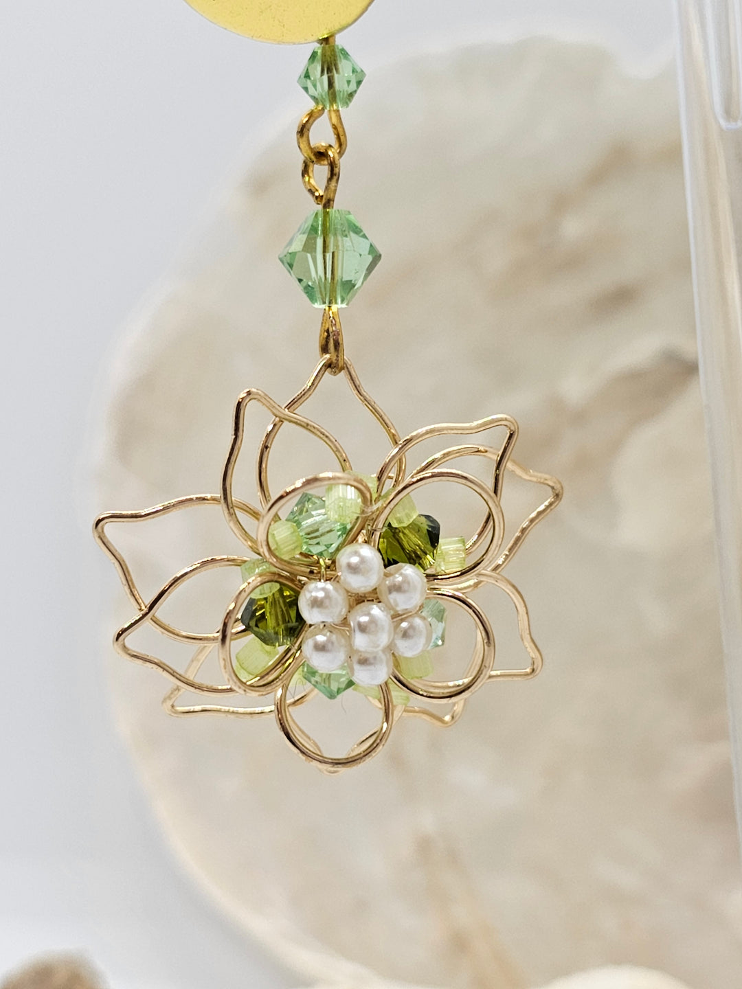 Ohrringe "Lotusblüte mit Swarovski Perlen"