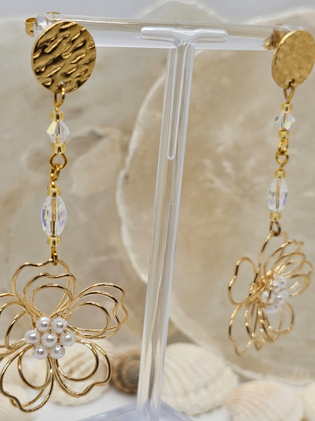 Ohrringe "Dhalienblüte mit Swarovski Perlen"